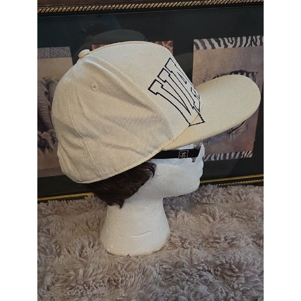 Vans Cream Snapback with Bold Black-Outline Logo - Picture 3 of 6